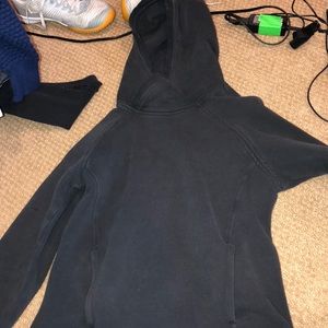 black lululemon pull over sweatshirt.